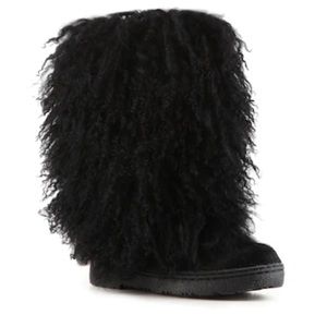 Bearpaw fuzzy boots